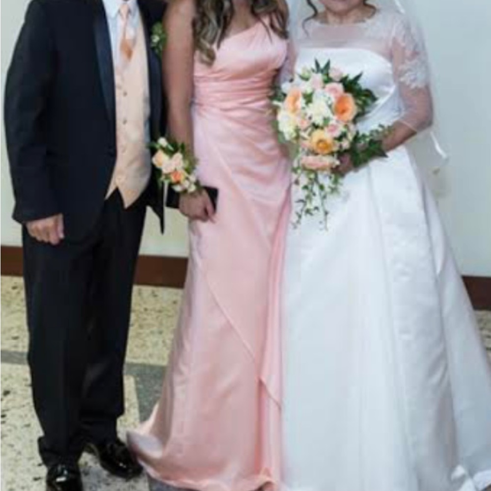 David’s Bridal dress. Color Bellini. Size 6.